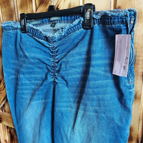 Wild Fable ruched low rise flare raw hem jeans Size 16 - Picture 3 of 7